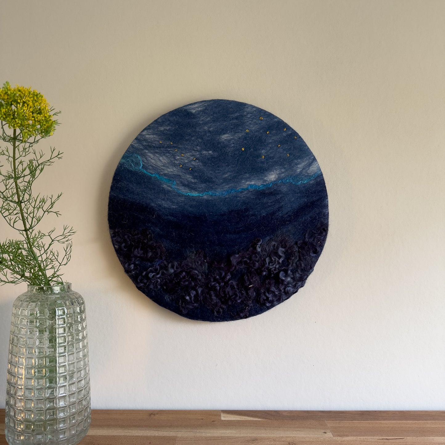 Rond schilderij van wol - Night